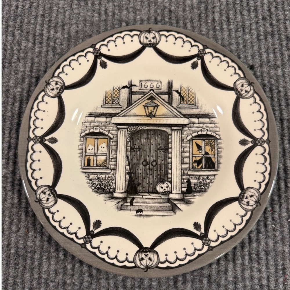 Royal Stafford Halloween Haunted House 1666 Dinner Plate Gothic Collectible